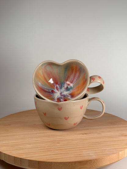 Herztasse mit Herzen