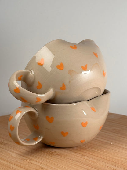 Herztasse mit Herzen