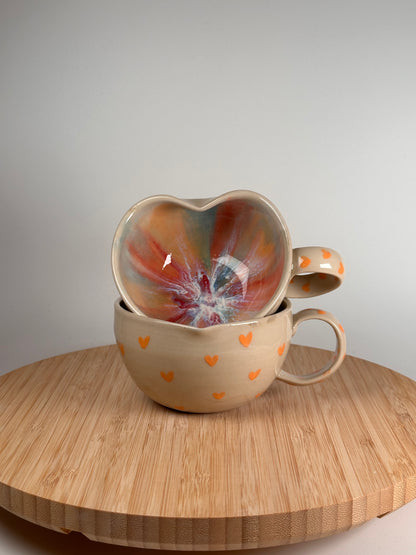 Herztasse mit Herzen