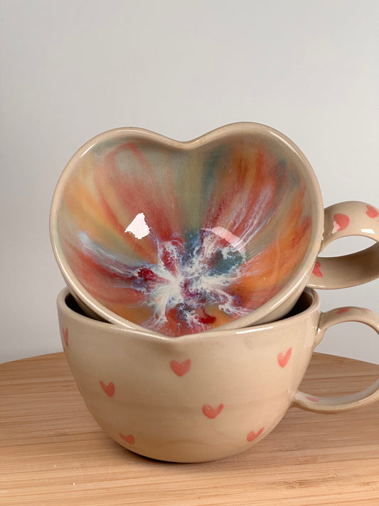Herztasse mit Herzen