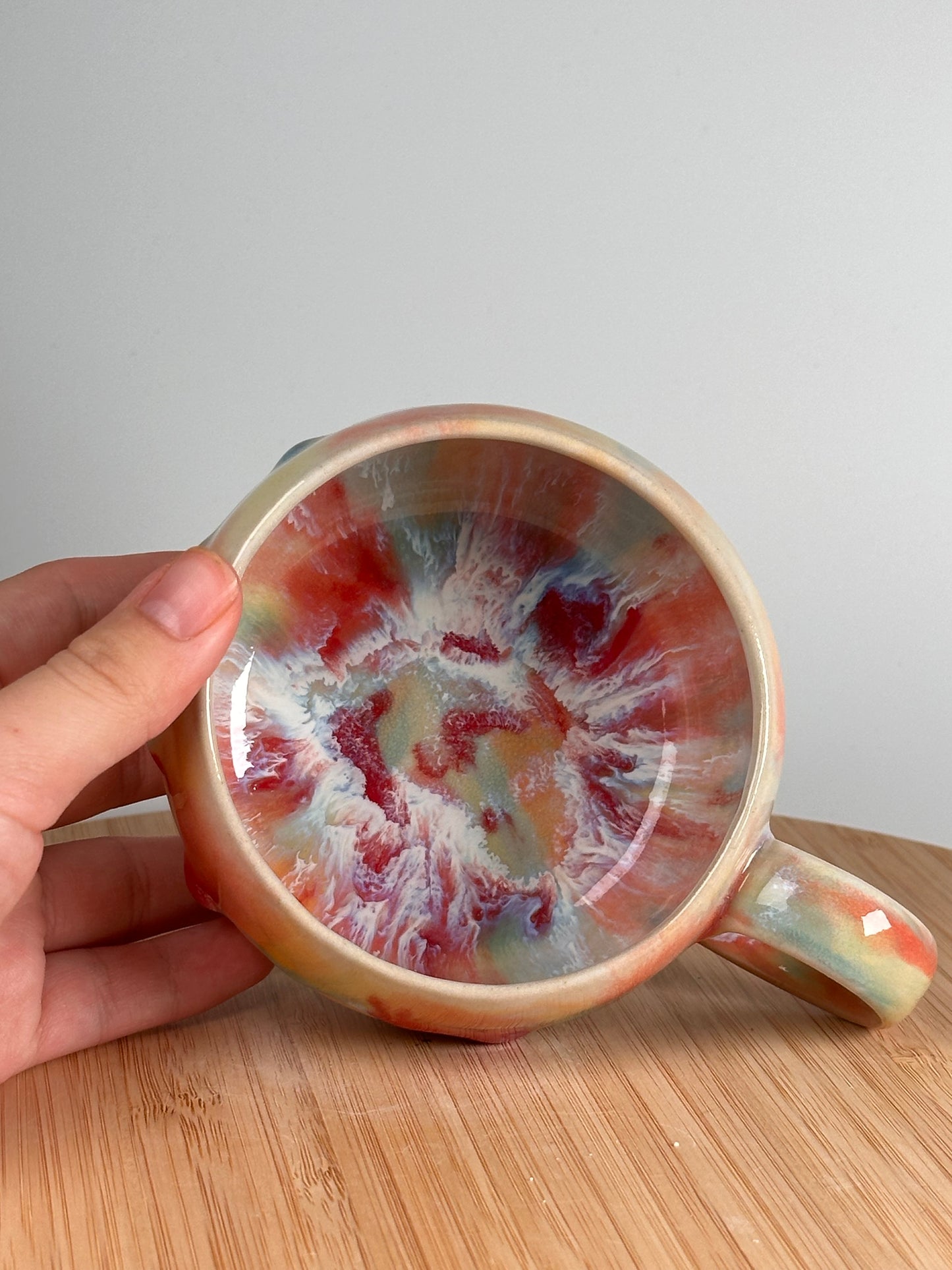 Kugelige Tasse