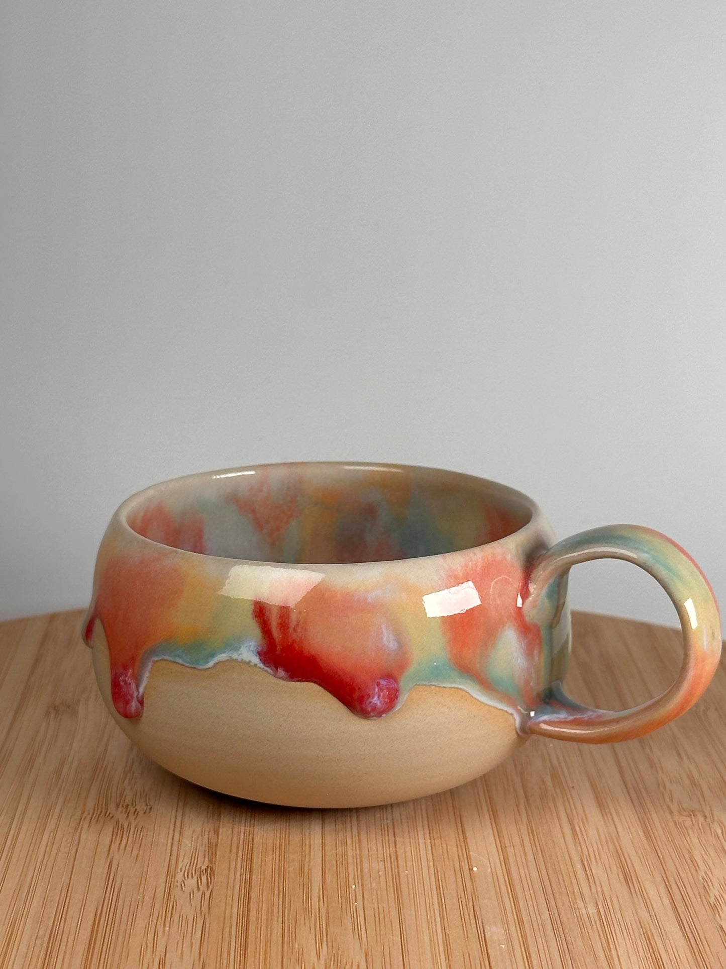 Kugelige Tasse